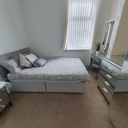 Private Double Room In Кардифф Экстерьер фото