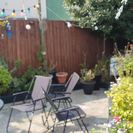 Private Double Room In Кардифф Экстерьер фото